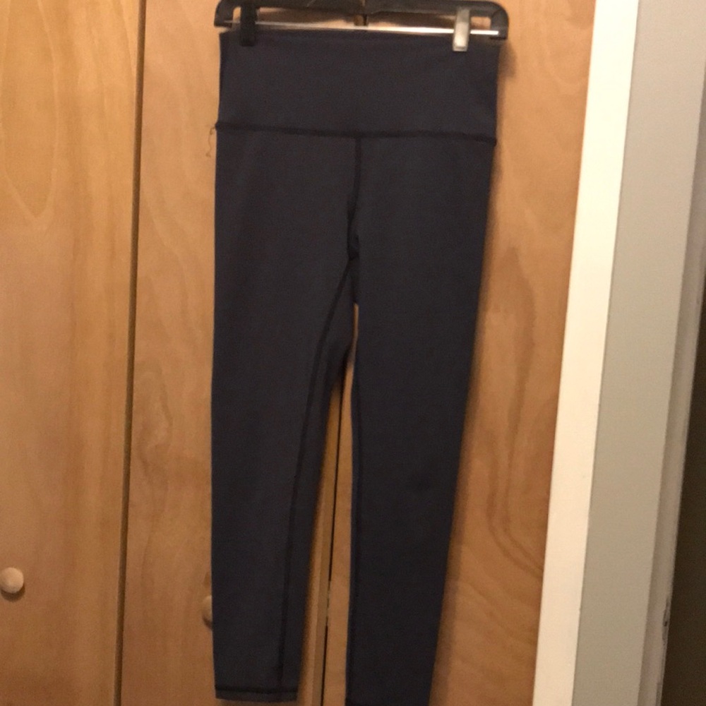 FLEO Leggings Size Large 33" Inseam - Slight Side Fray on Stitching